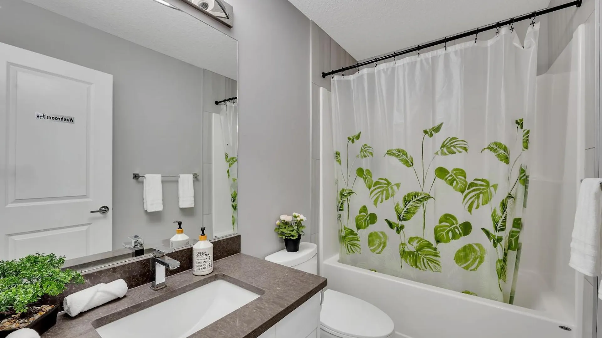 Daire Luxury Family Vacation Rental In Laurel Edmonton Kanada