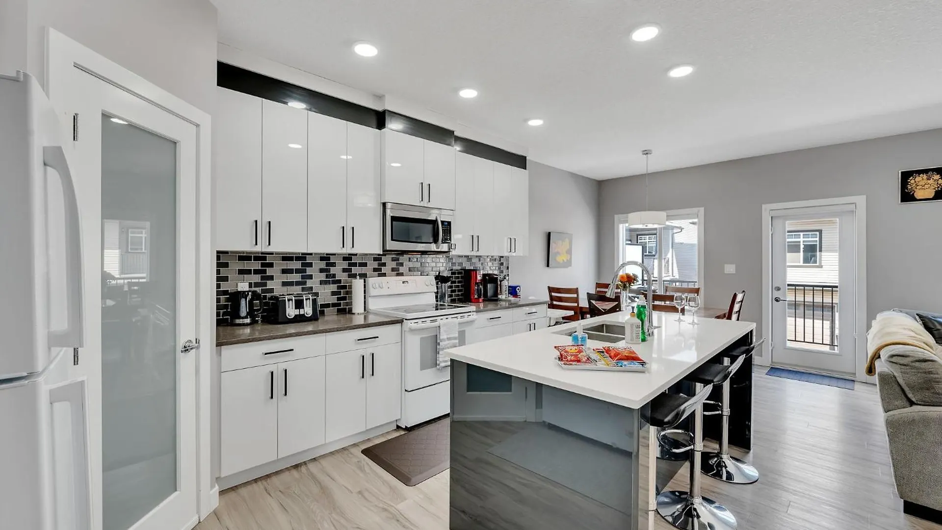 Luxury Family Vacation Rental In Laurel Edmonton Daire